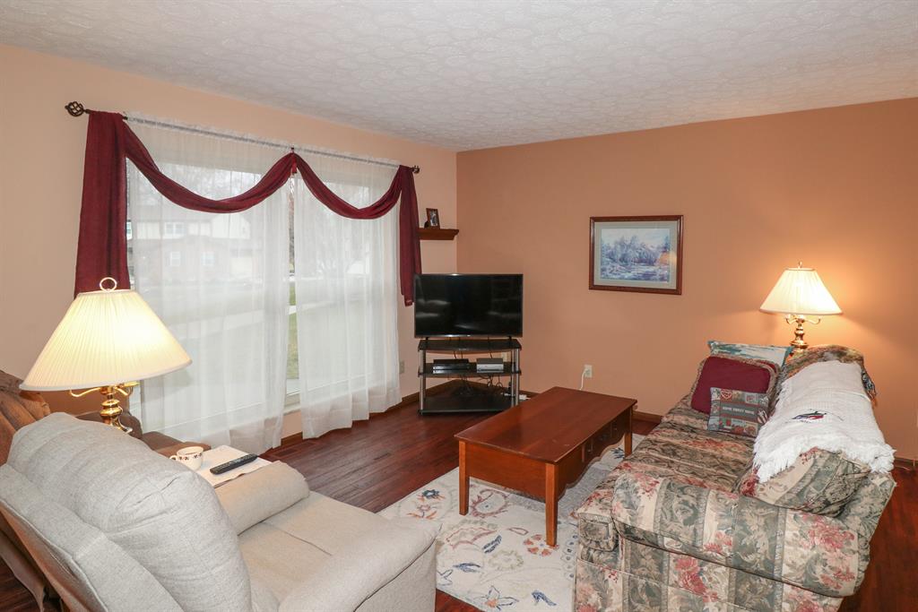 Living Room for 38 Jennifer Ct Fort Thomas, KY 41075