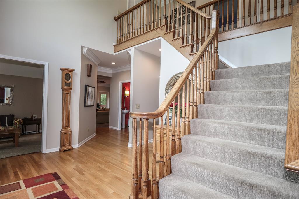 Foyer for 9847 Pondside Ct Evendale, OH 45241