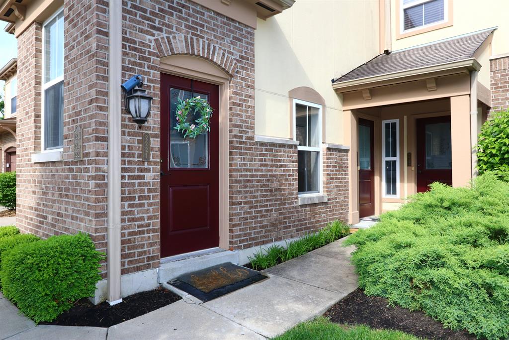 Entrance for 2221 Rolling Hills Dr Covington, KY 41017