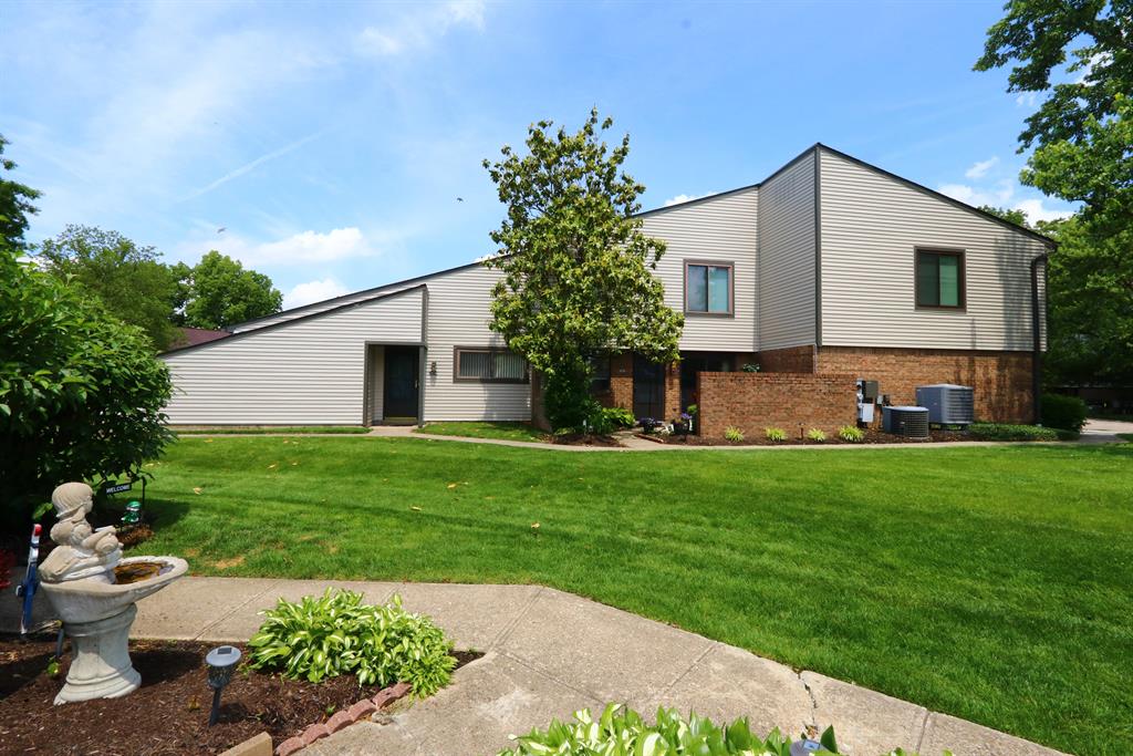 2838 Paddock Ln