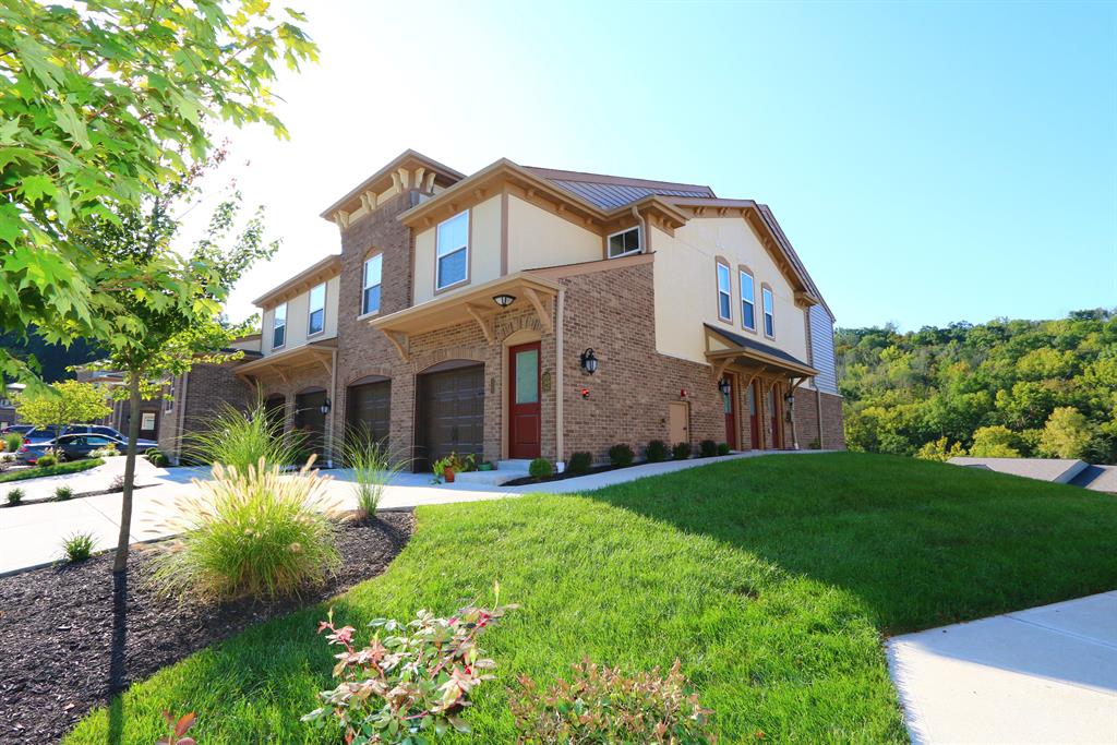 2451 Rolling Hills Dr