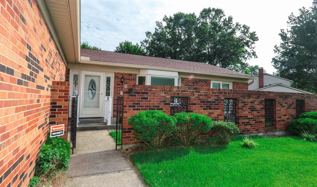 Entrance for 8889 Castleford Ln Montgomery, OH 45242