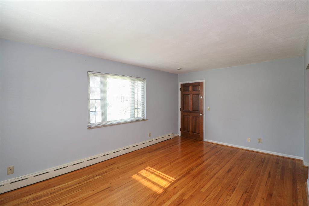 Living Room for 3362 Everson Ave Oakley, OH 45209