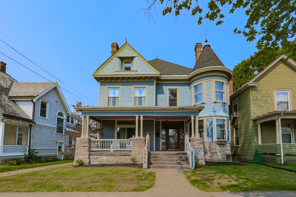 305 E Main St