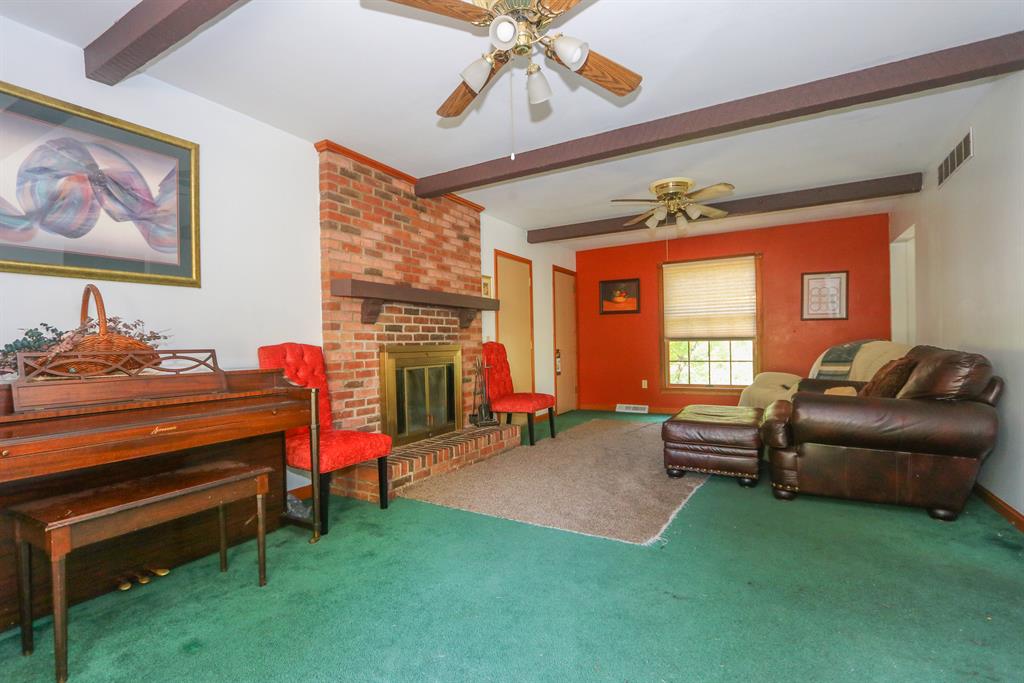Living Room for 812 Mary St Villa Hills, KY 41017