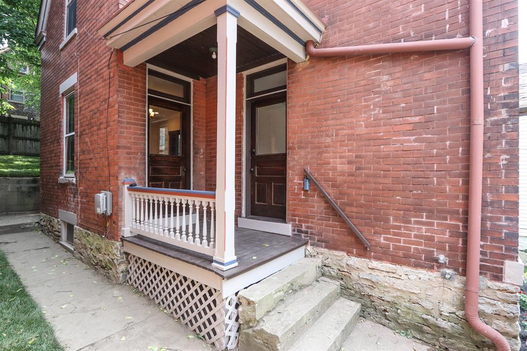 Entrance for 316 E 2nd St Newport, KY 41071