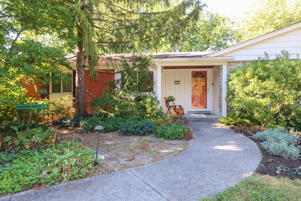Entrance for 311 Hilltop Ln Wyoming, OH 45215