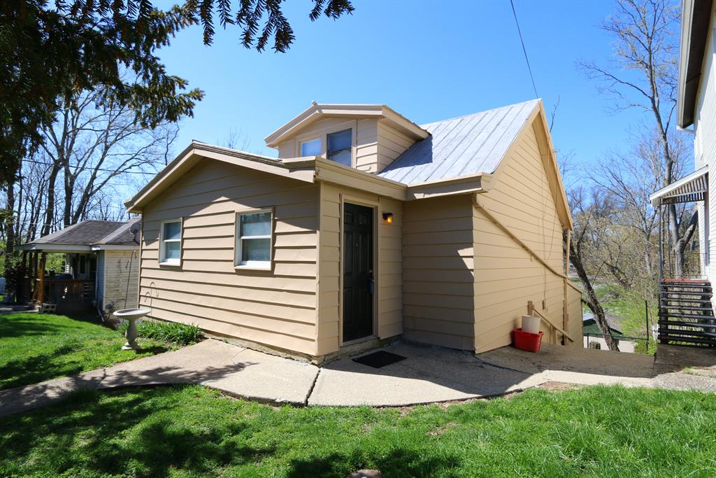 25 Veterans Dr