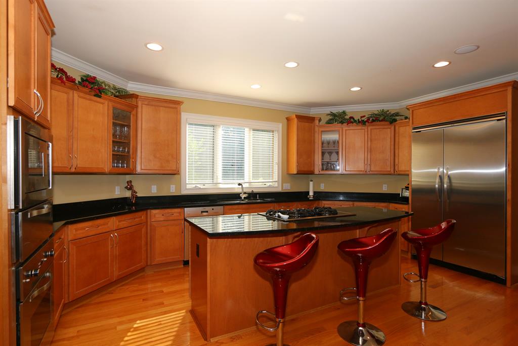 Eat-in Kitchen for 8327 Old Hickory Dr Indian Hill, OH 45243