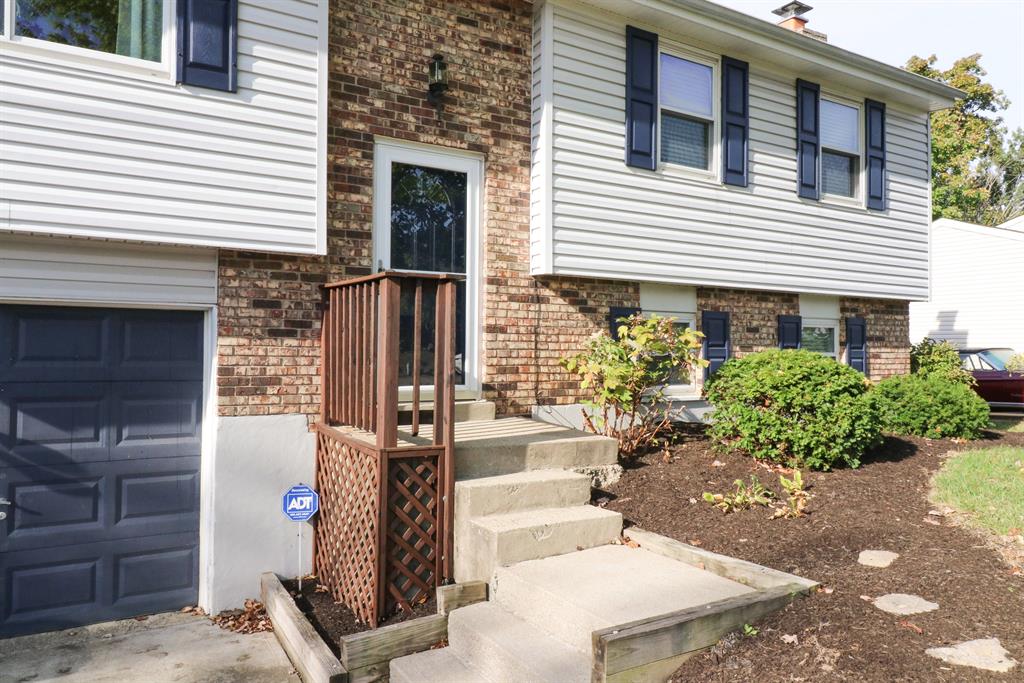 Entrance for 105 Carriage Hill Erlanger, KY 41018