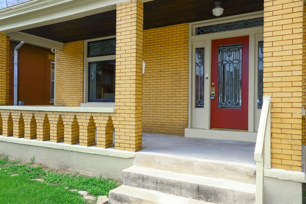 Entrance for 728 Oak St Ludlow, KY 41016