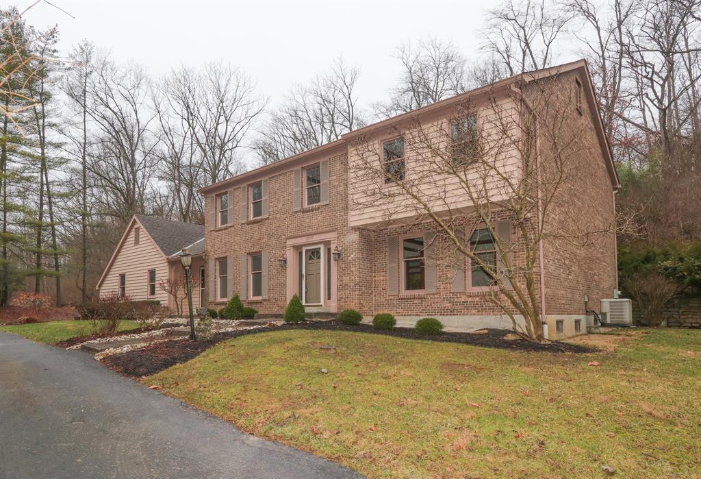 Exterior (Main) 2 for 10577 Tanagerhills Dr Montgomery, OH 45249