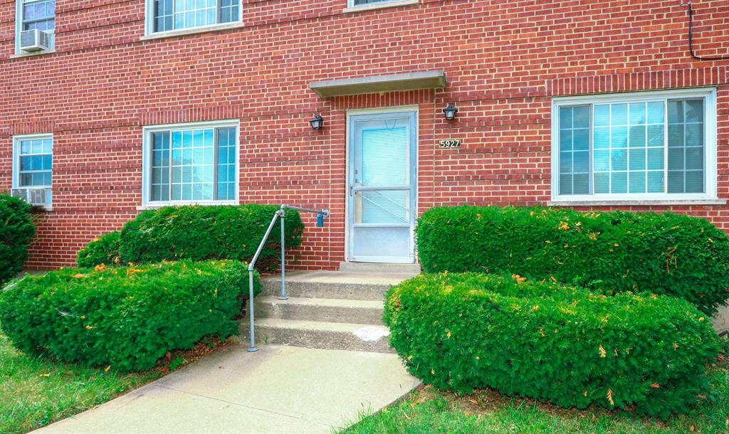 Entrance for 5927 Cary Ave College Hill, OH 45224