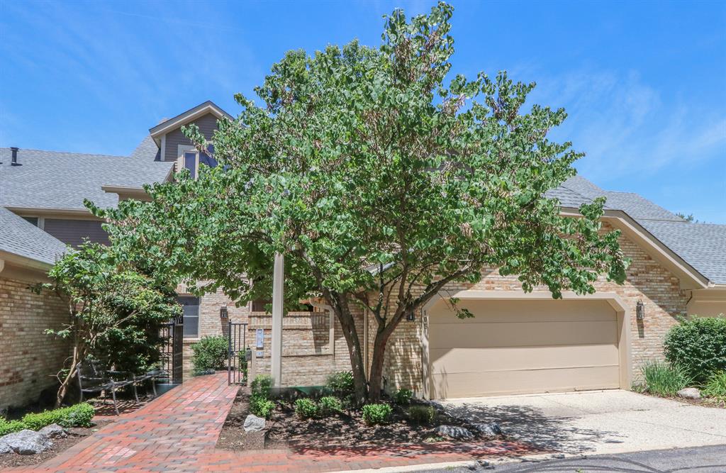 105 Crossridge Dr, 24 Kettering, OH