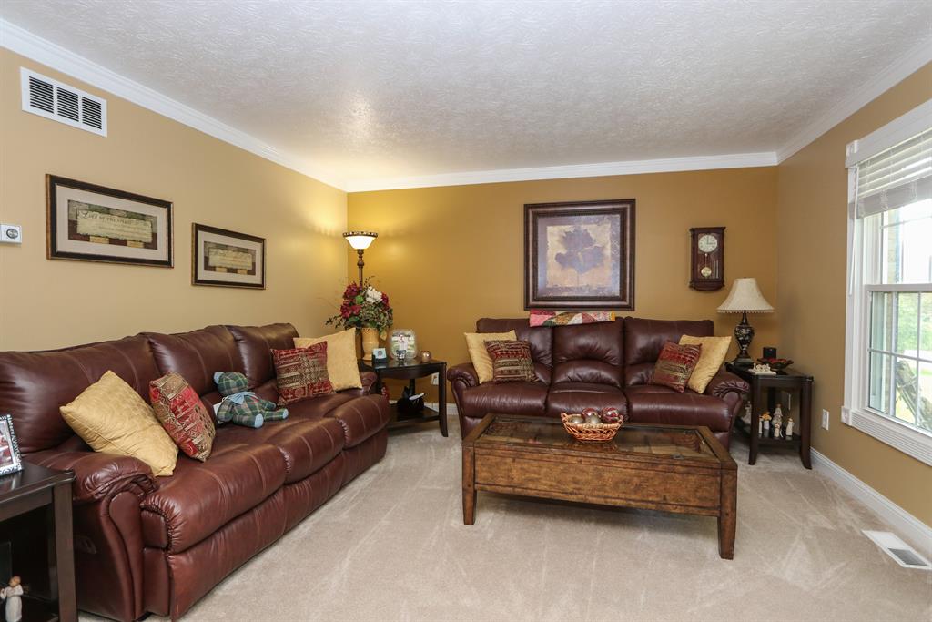 Living Room for 4068 Abbeygate Dr Beavercreek, OH 45430