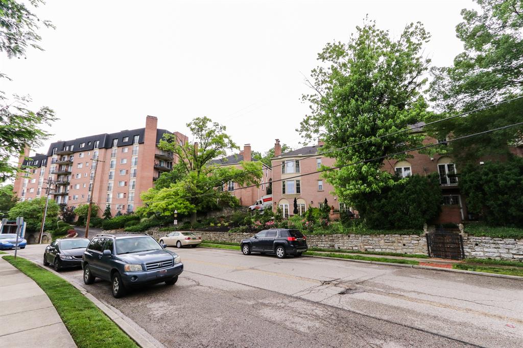 Exterior (Main) 2 for 854 Rue De La Paix, B4 Clifton, OH 45220