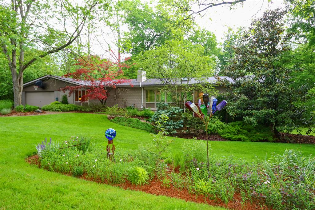 Exterior (Main) 2 for 1275 Forest Ct Wyoming, OH 45215
