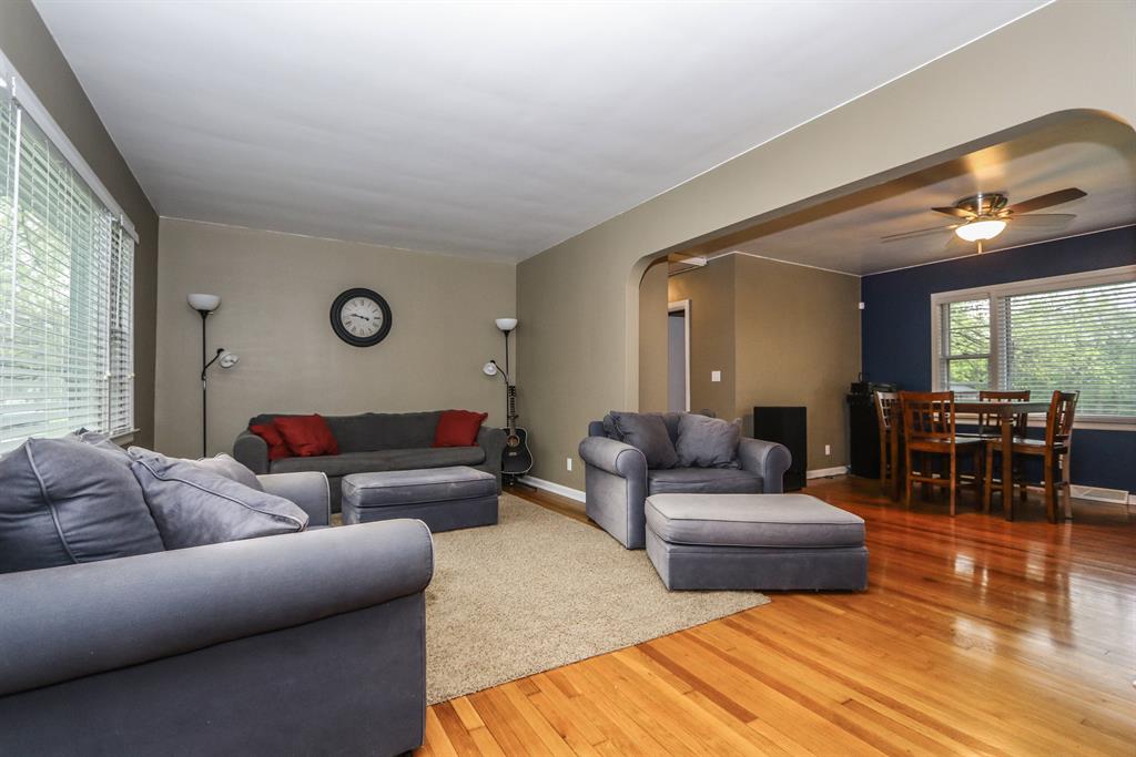 Living Room for 5957 Beverly Ln Middletown, OH 45042