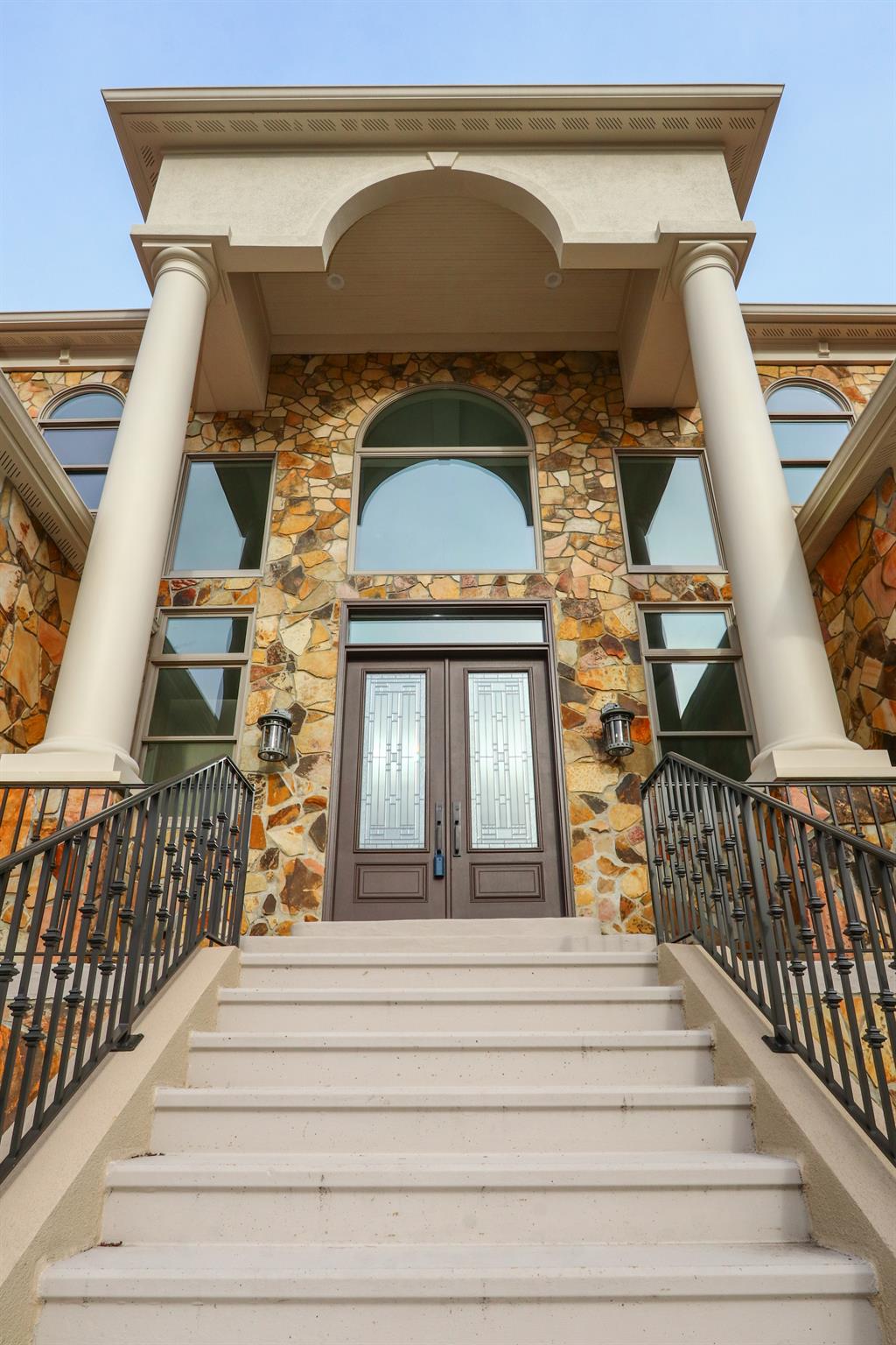 Entrance for 3620 Cooper Rd Blue Ash, OH 45241