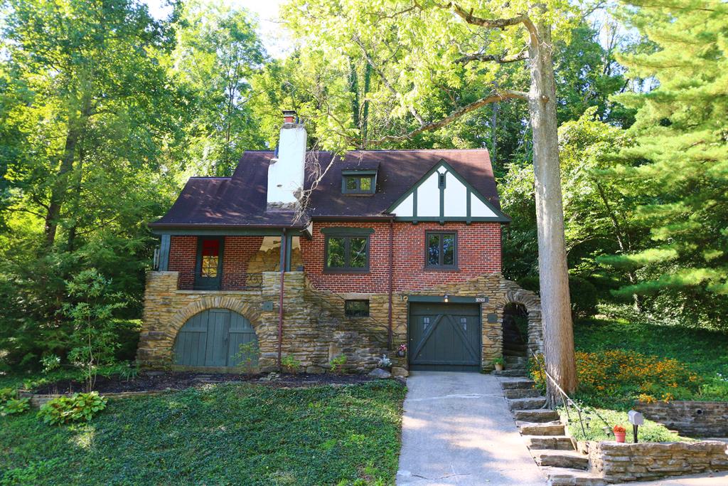1049 Montague Rd