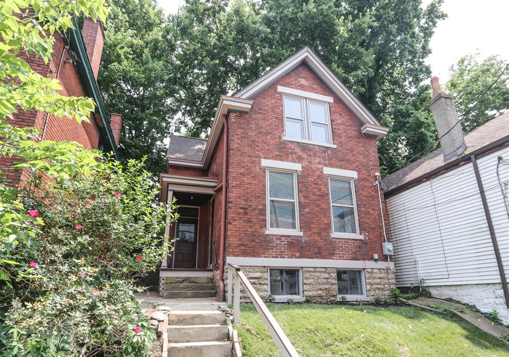 316 E 2nd St