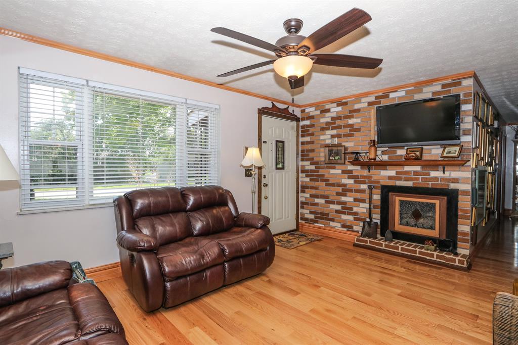Living Room image 2 for 54 Fleming Independence, KY 41051