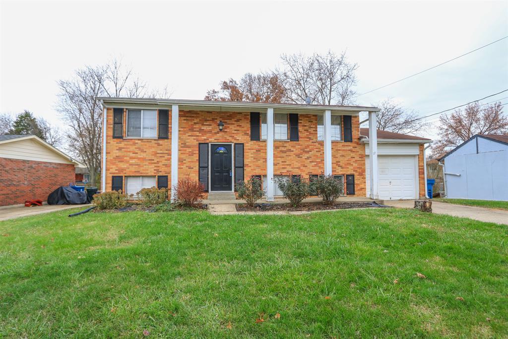 17 Lexington Dr