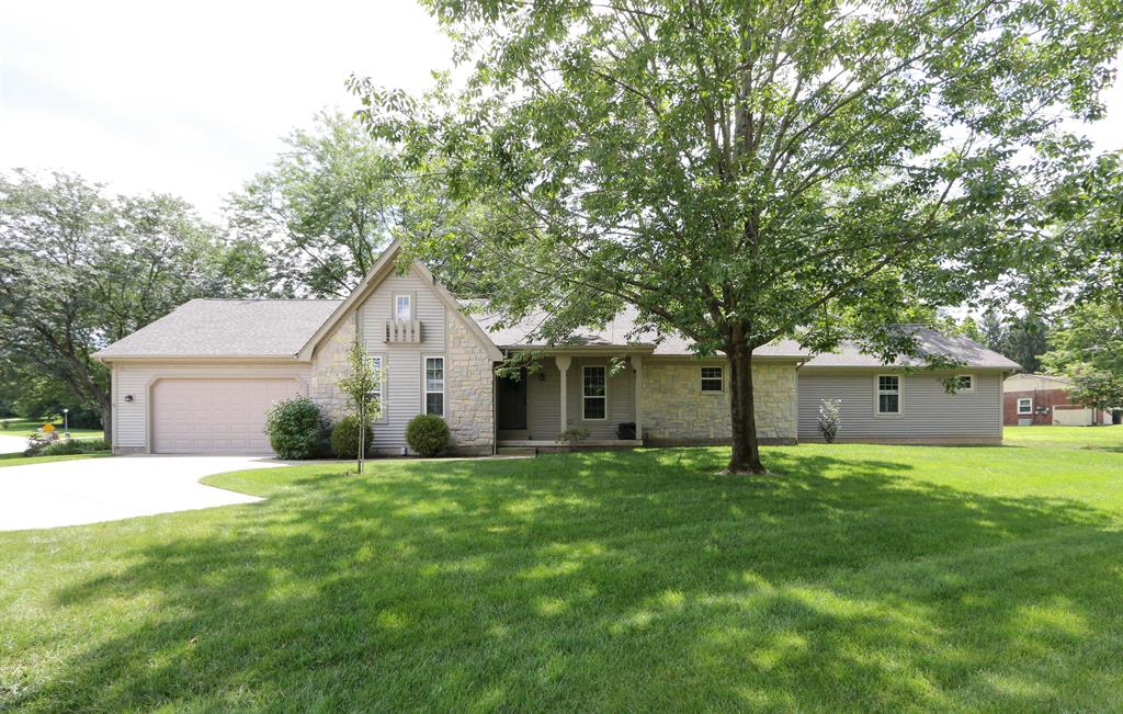 11 W Hunter Dr Enon, OH