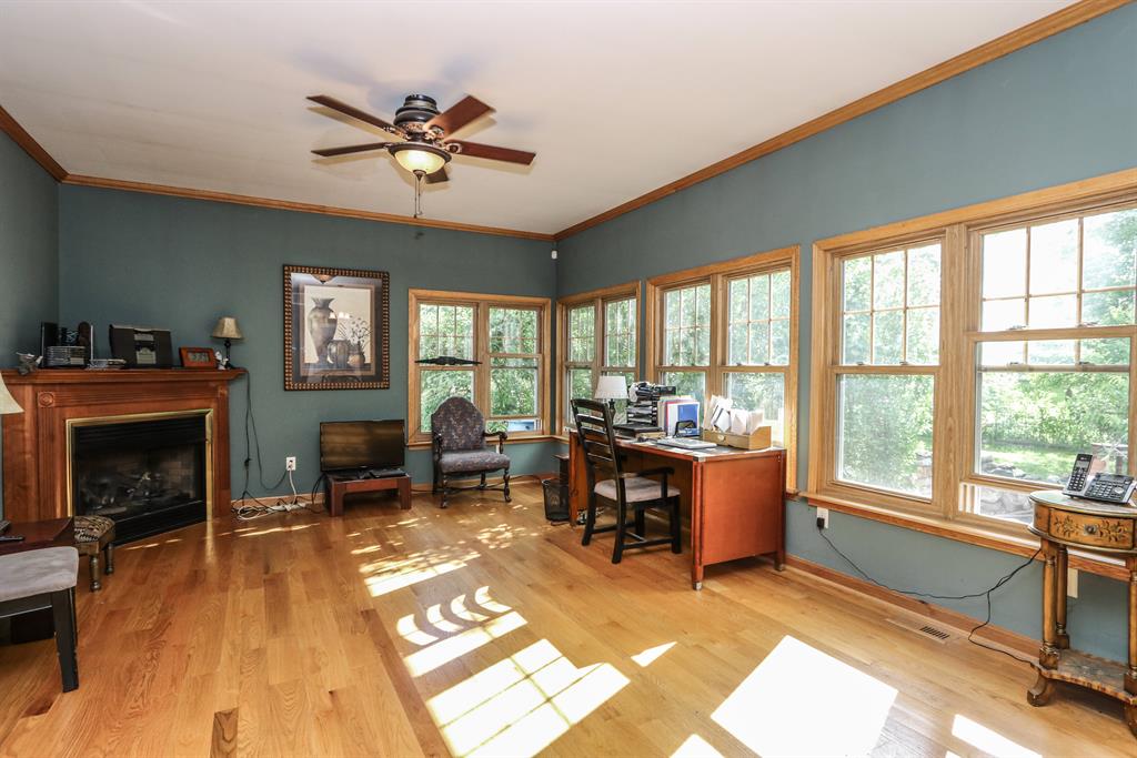 Living Room for 9632 Olde Park Dr Tipp City, OH 45371