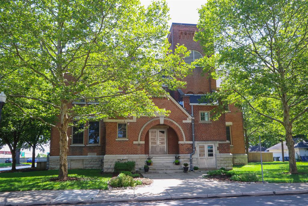 226 McDaniel St, 220