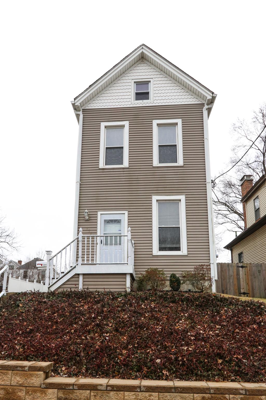 Exterior (Main) 2 for 1717 Cleveland Ave Norwood, OH 45212