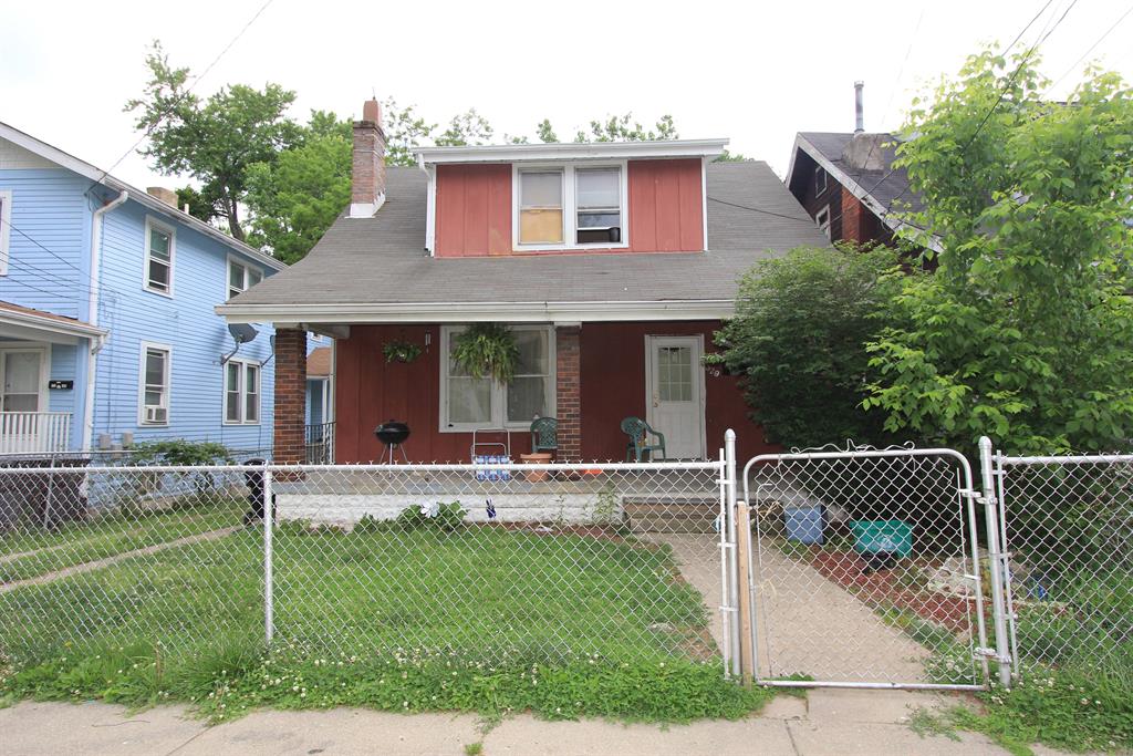 329 E 47th St