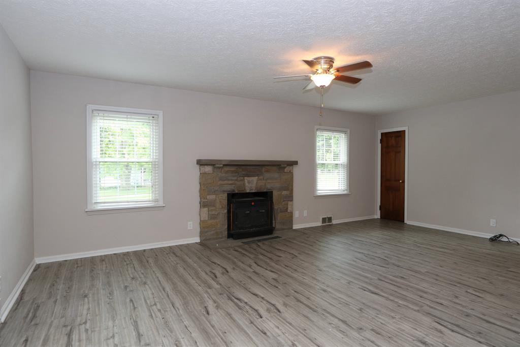 Living Room for 23 Magnolia Ave Englewood, OH 45322