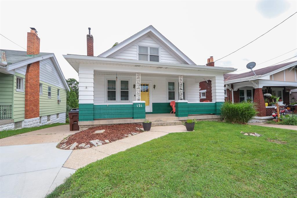 121 Center St