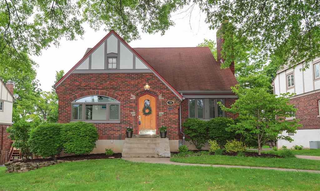 728 Mannington Ave