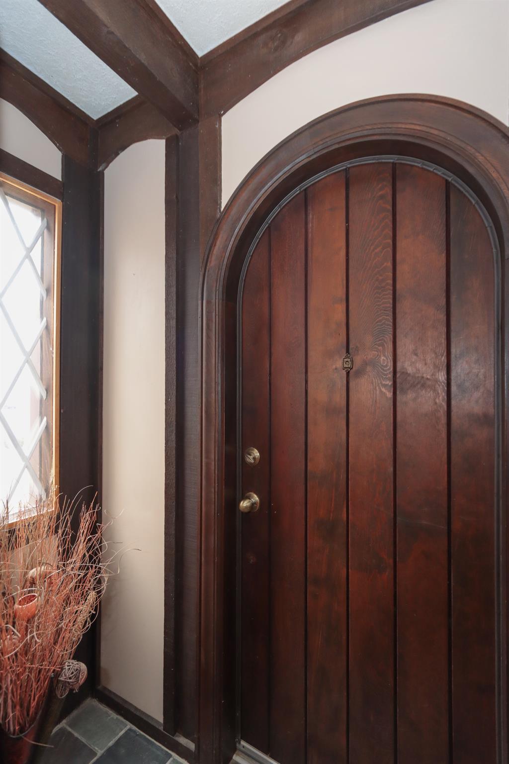 Foyer for 3950 Ruth Ln Cheviot, OH 45211