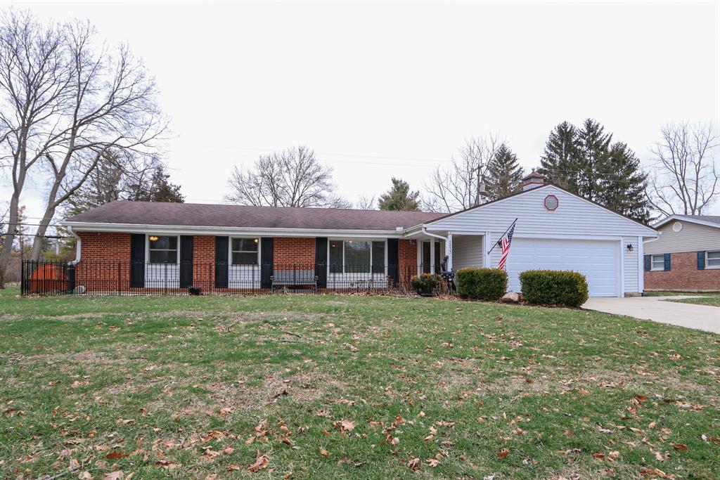 2833 Meadow Park Dr Kettering, OH