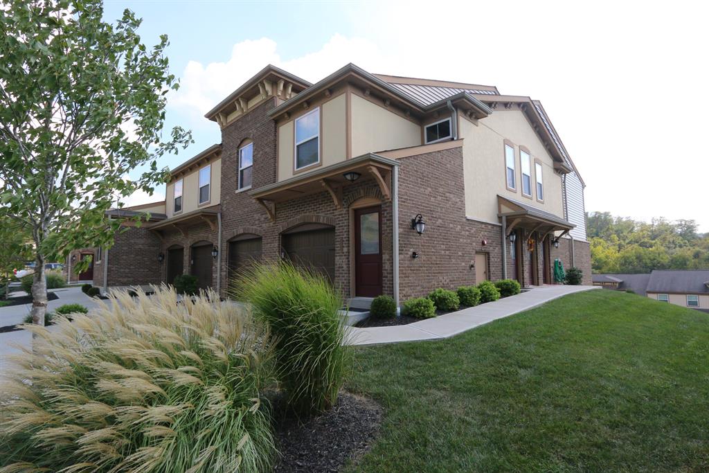 2381 Rolling Hills Dr