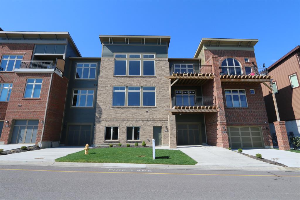 1221 Grays Peak Dr