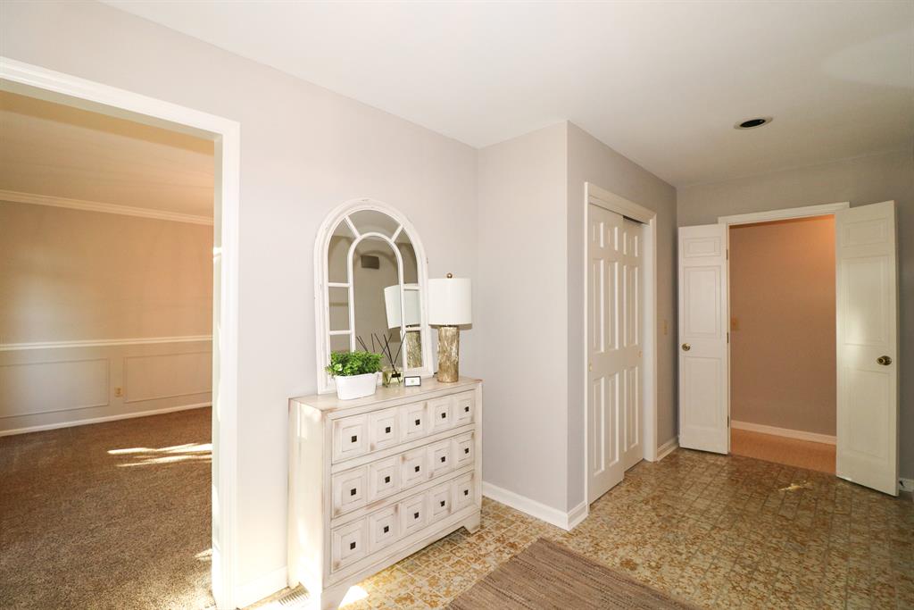 Foyer for 3301 Boxwood Cir Evendale, OH 45241