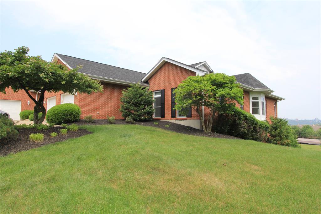 1 Thomas Pointe Dr
