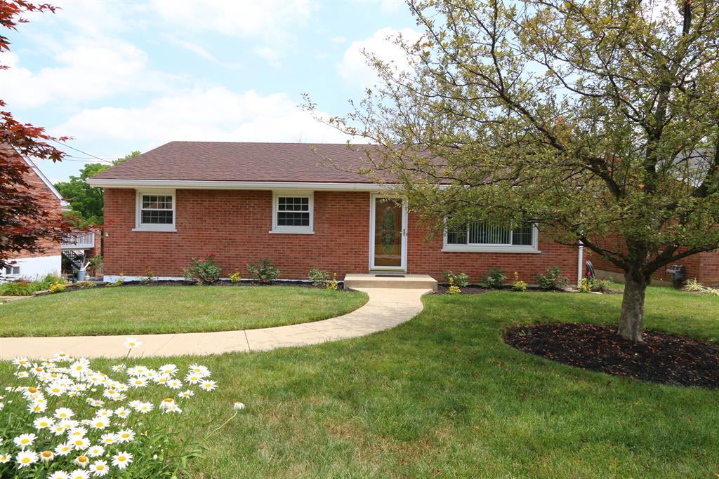 926 Villa Dr