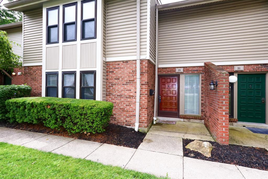 Entrance for 29 Woodview Ct Springdale, OH 45246