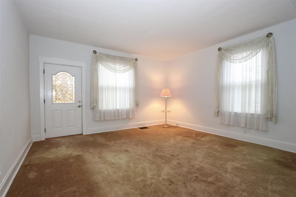 Living Room for 4044 Harding Ave Cheviot, OH 45211
