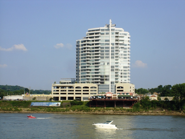 400 Riverboat Row, 902