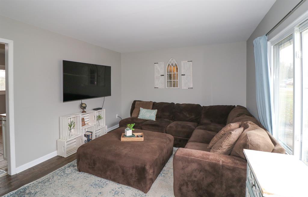 Living Room image 2 for 1013 Sunrise Dr Loveland, OH 45140