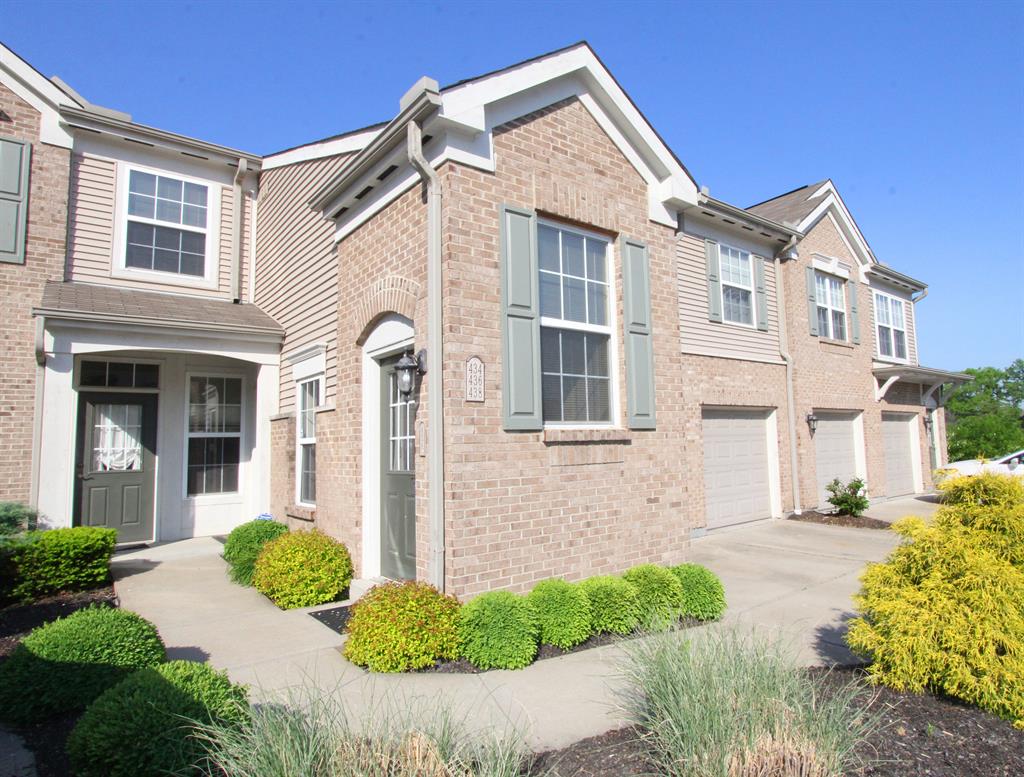 438 Breezewood Ct