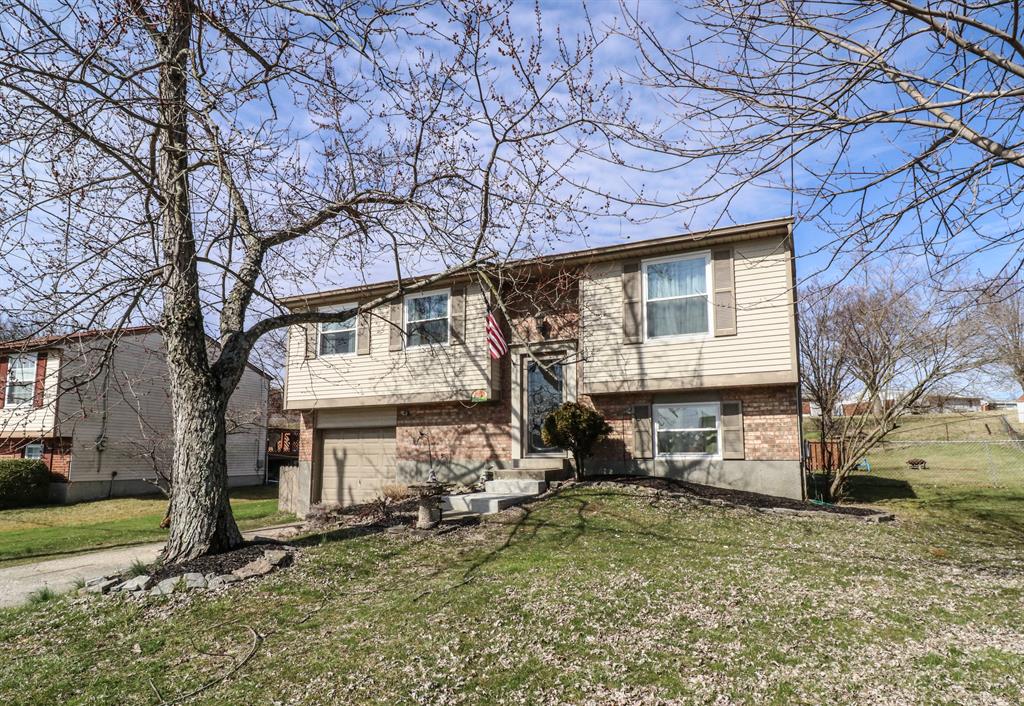 4 Hideaway Dr