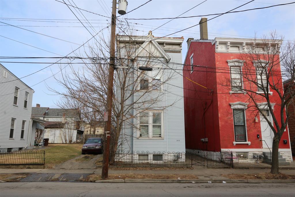 310 E 12th St