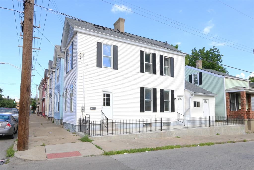 16 E 20th St